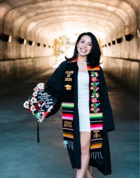 Custom Personalized Mexican Graduation Cap Topper Nurse Floral sunflowers Nurse Hat and Gold Syringe, Para Mis Padres