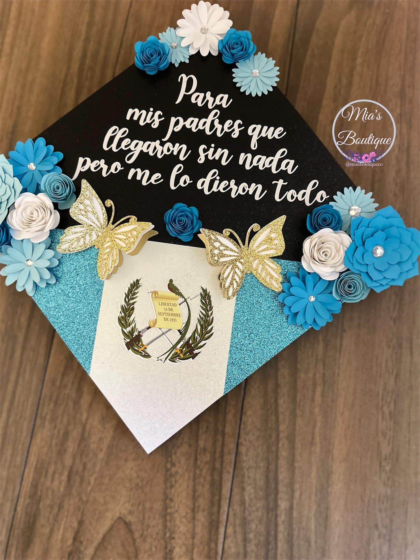 Custom Personalized Guatemala Graduation cap topper withFloral sunflowers Guatemala Flag Gold Butterflies Para Mis Padres